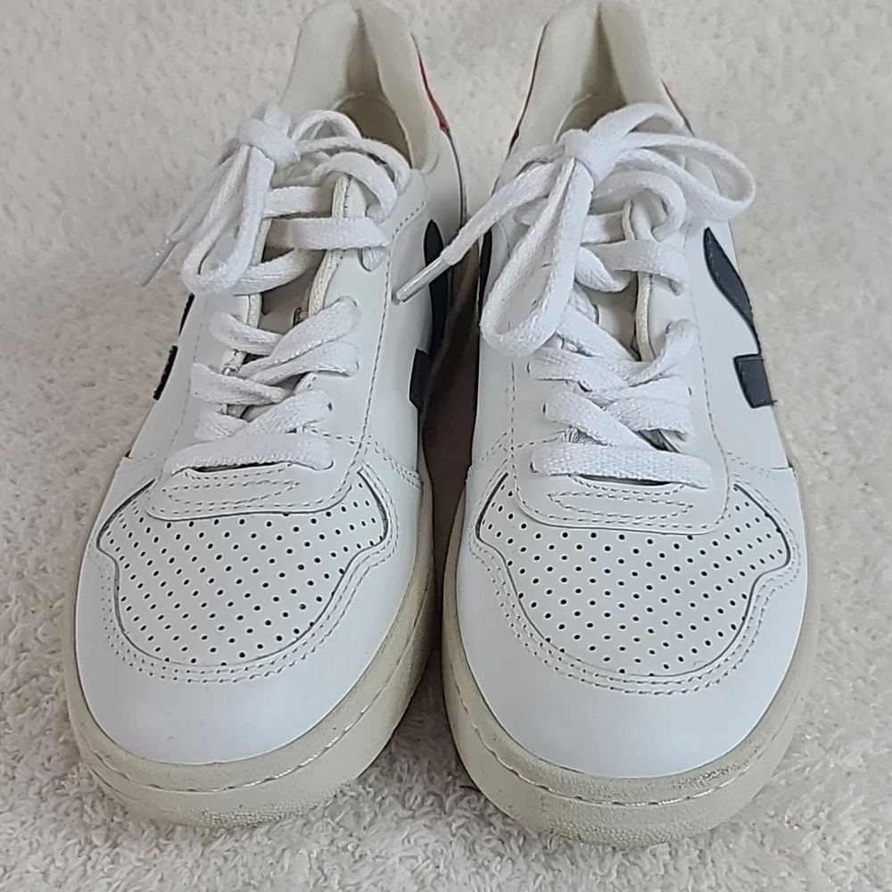 VEJA Women's V-10 Low Top Sneakers 5 - Picture 5 of 9